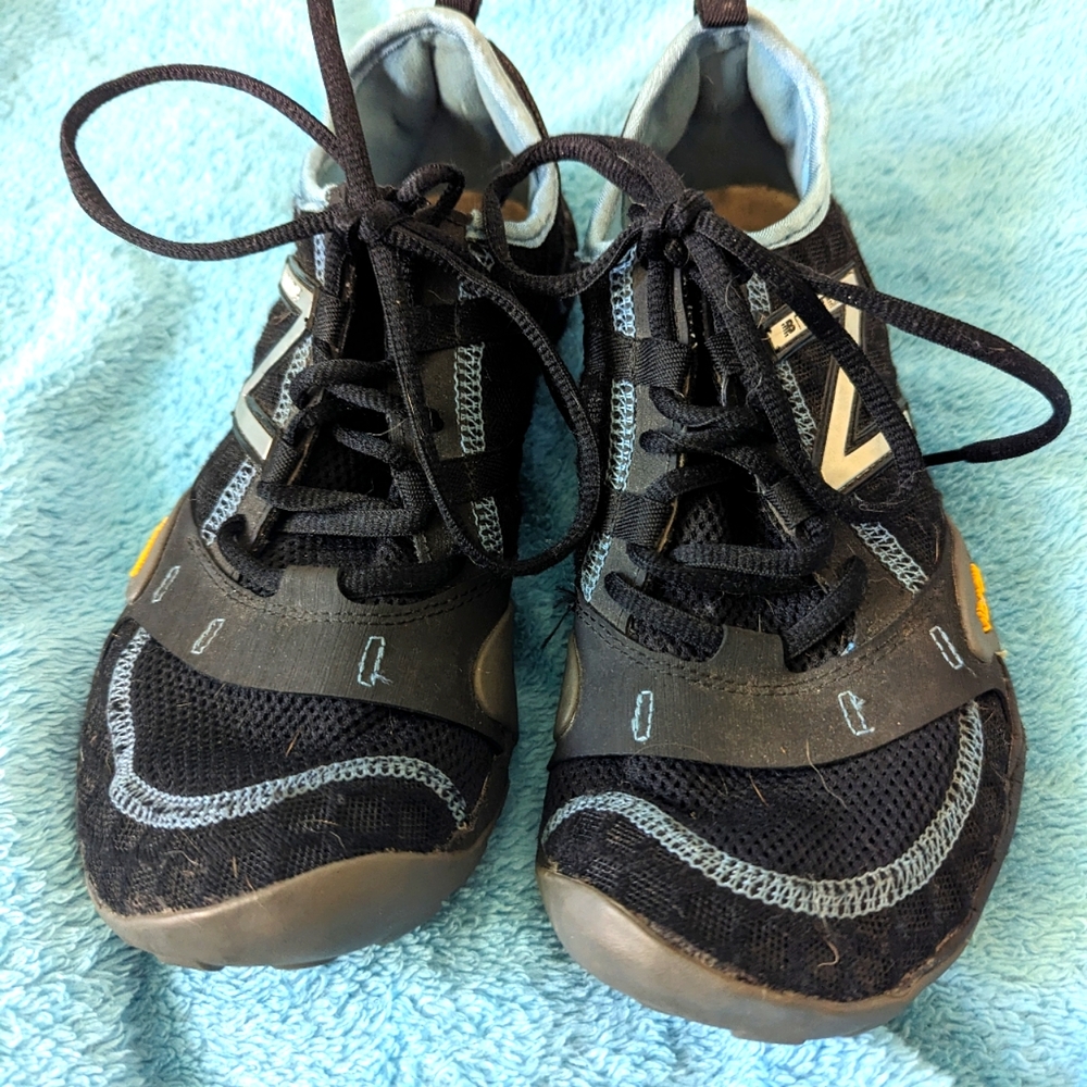 New balance minimus running shoes